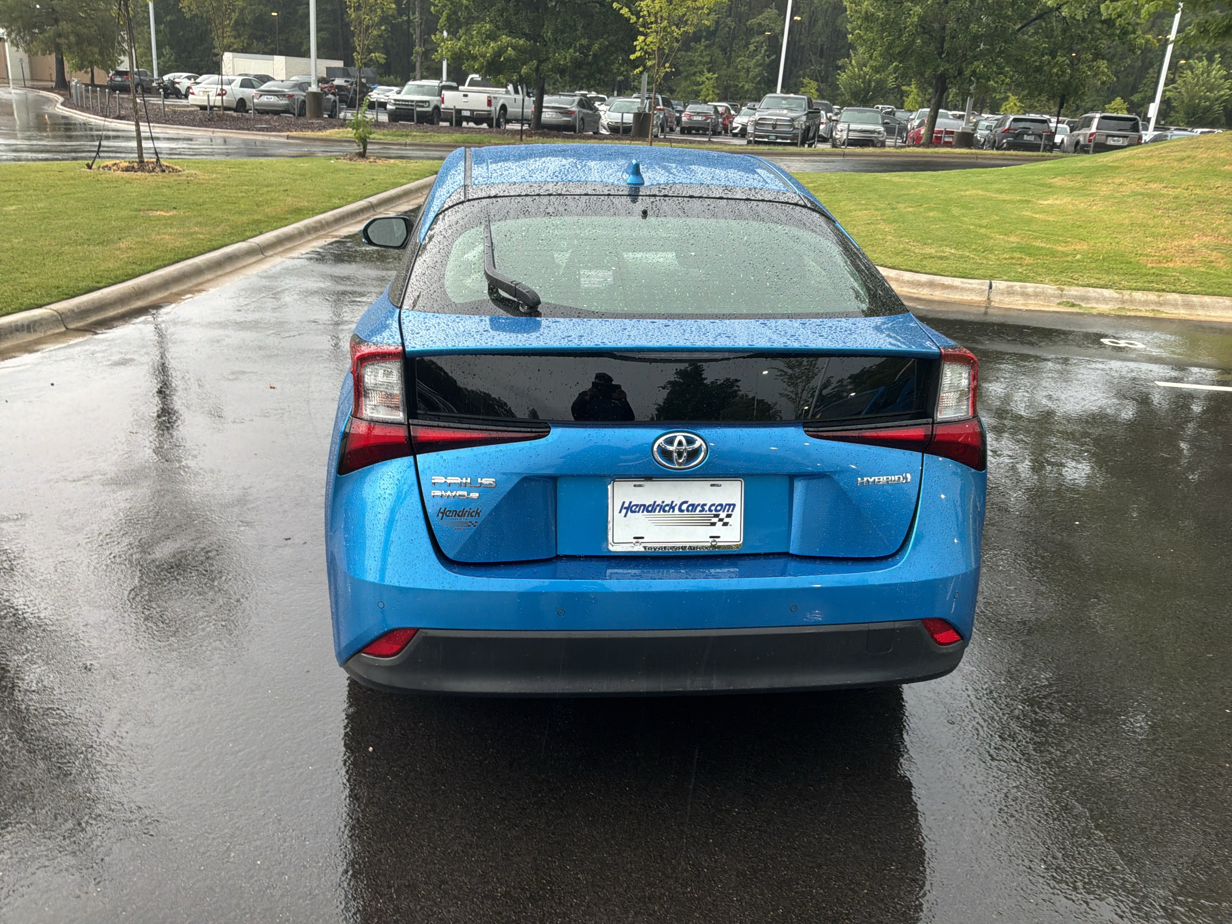 Used 2020 Toyota Prius LE AWD/4WD image 9