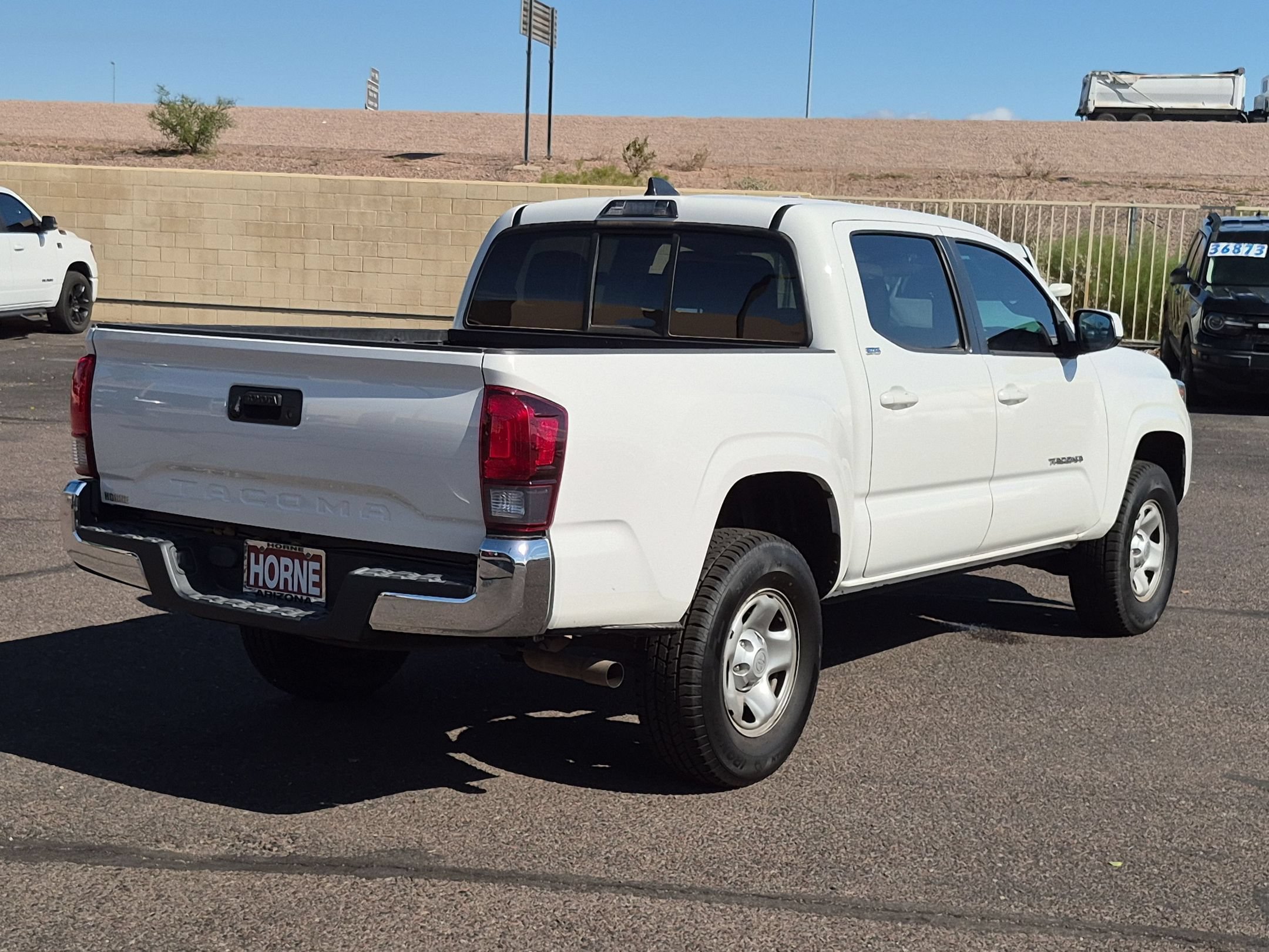 Used 2021 Toyota Tacoma SR5 RWD image 4