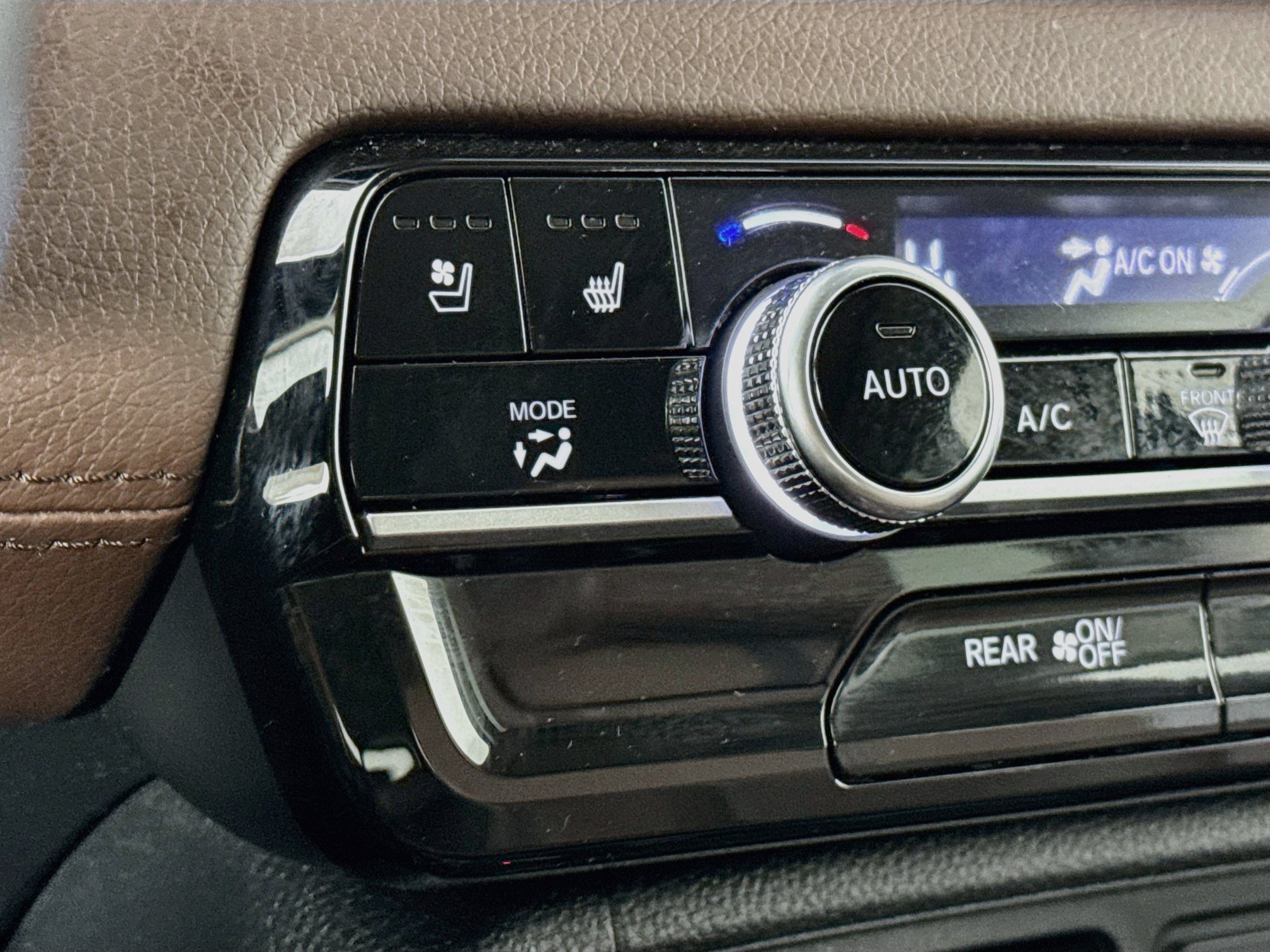 Certified 2023 Honda Pilot Elite image 21