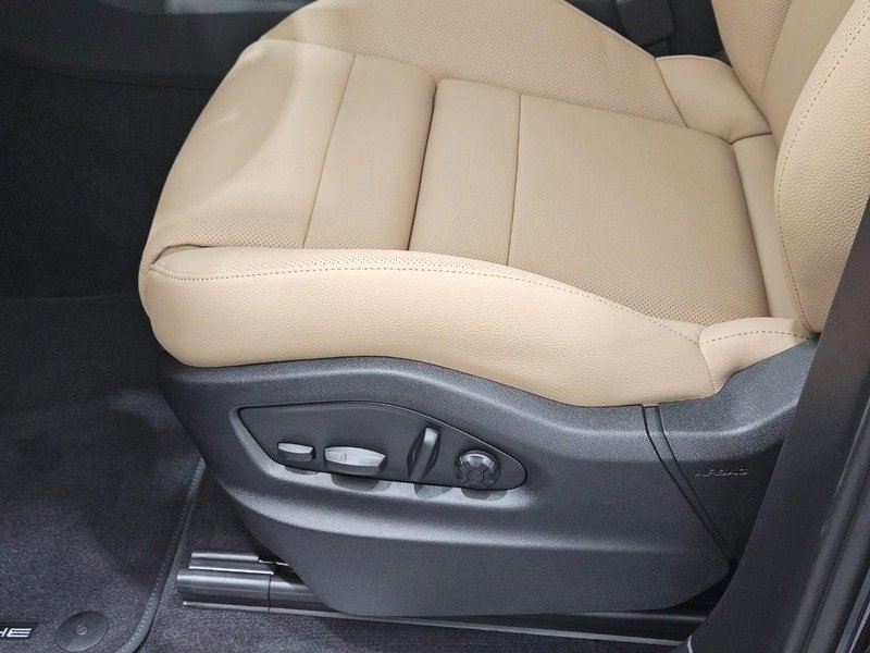 New 2026 Porsche Cayenne S image 24