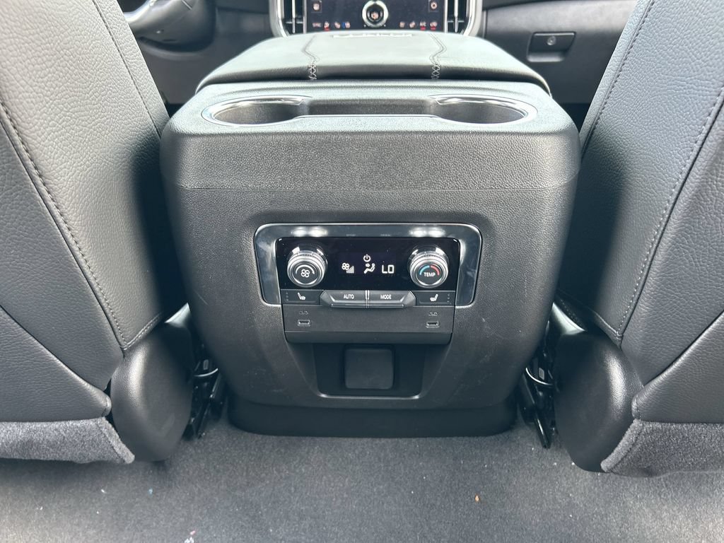 New 2026 GMC Yukon Denali w/ Sun & Power Step Package AWD/4WD image 22
