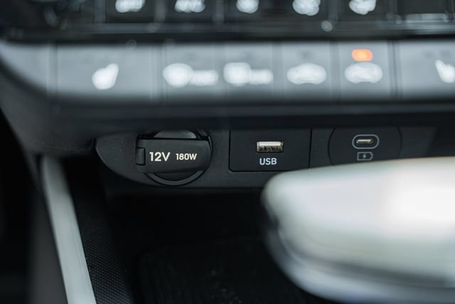 Used 2024 Hyundai Elantra Limited FWD image 29