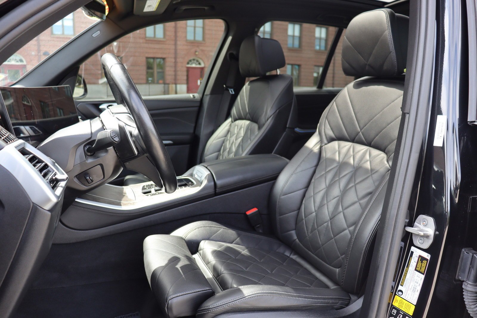 Used 2024 BMW X5 xDrive40i w/ Premium Package AWD/4WD image 12