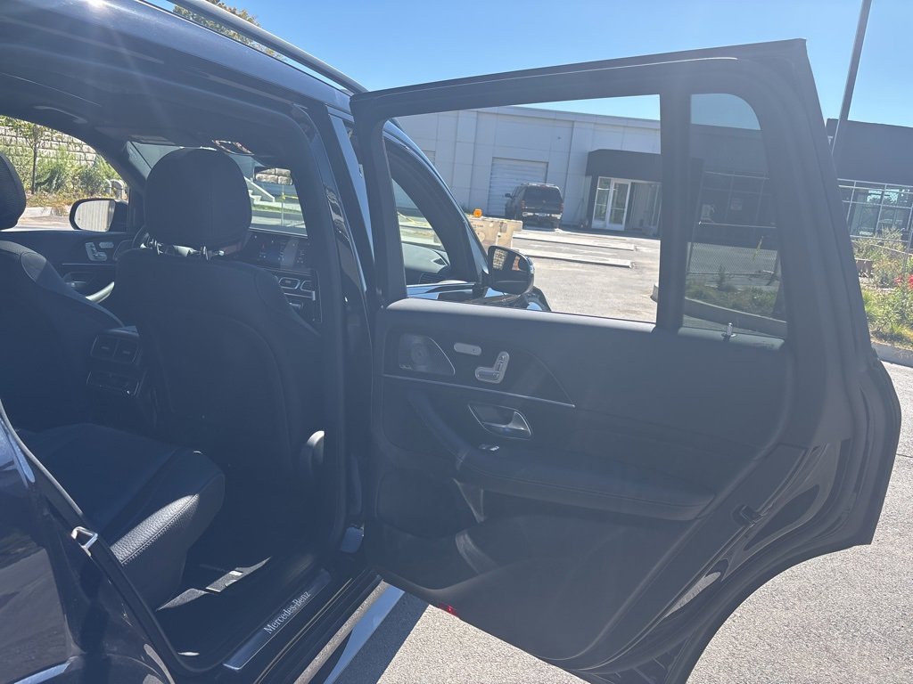 Used 2025 Mercedes-Benz GLS 450 4MATIC image 14