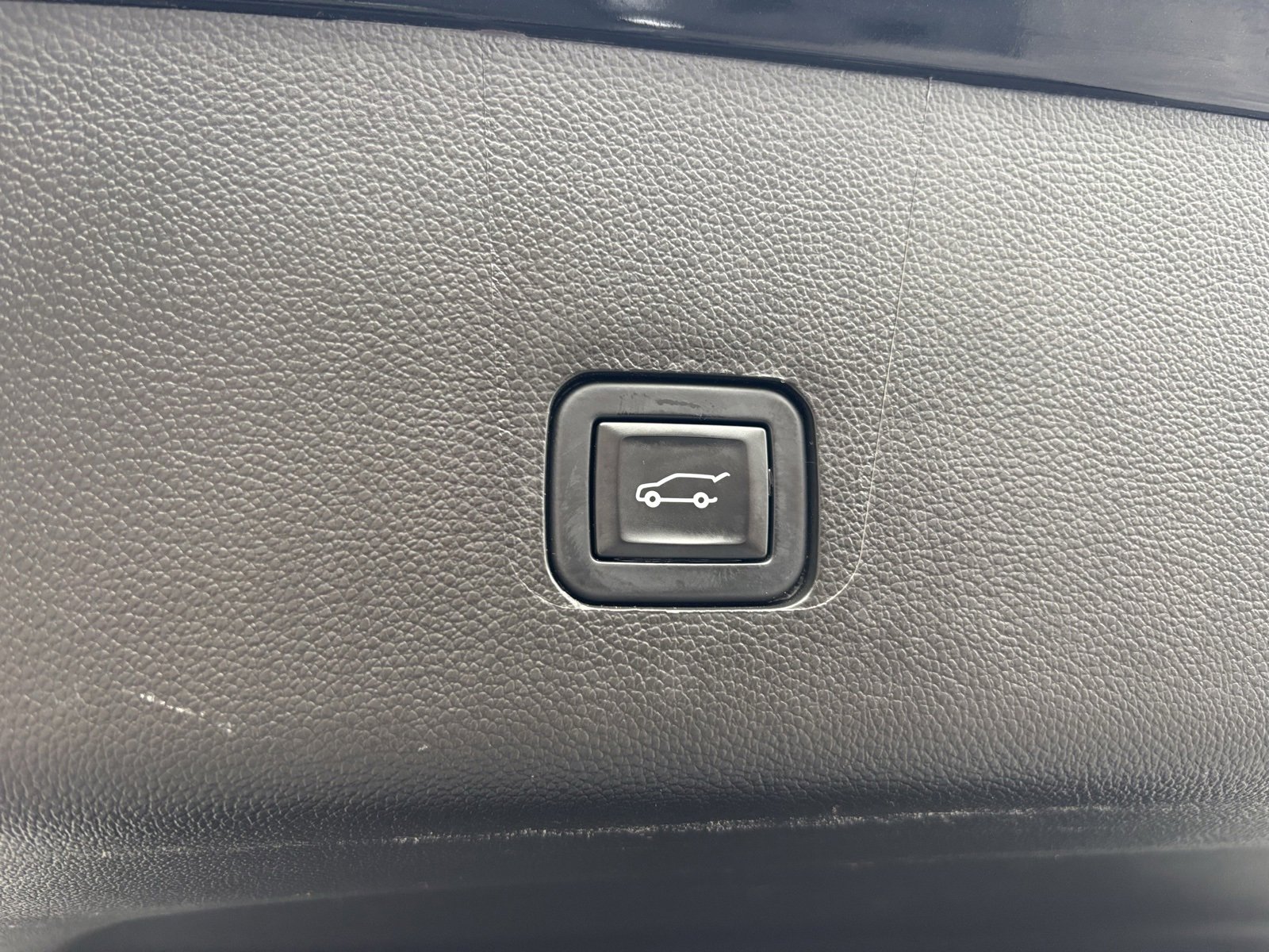 Used 2020 Chevrolet Traverse Premier w/ LPO, Floor Liner Package image 21