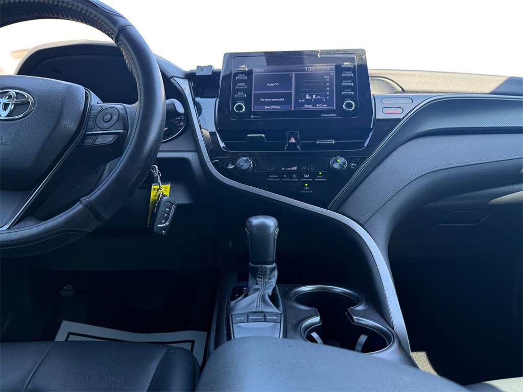 Used 2023 Toyota Camry SE image 11