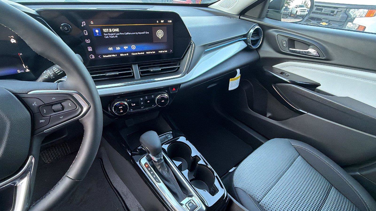 New 2026 Chevrolet Trax LT w/ Driver Confidence Package FWD image 5