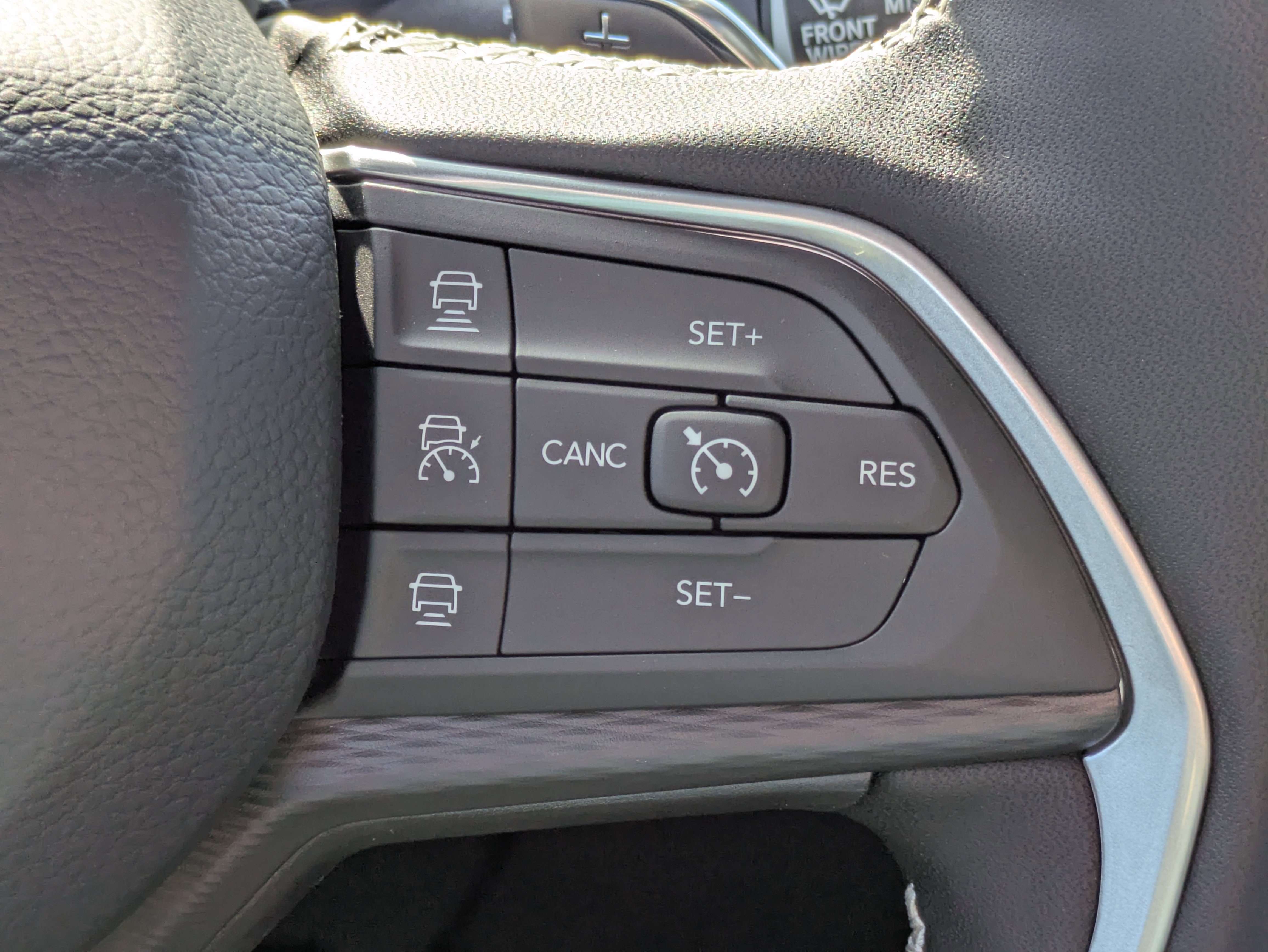 New 2025 Jeep Grand Cherokee L Altitude image 19