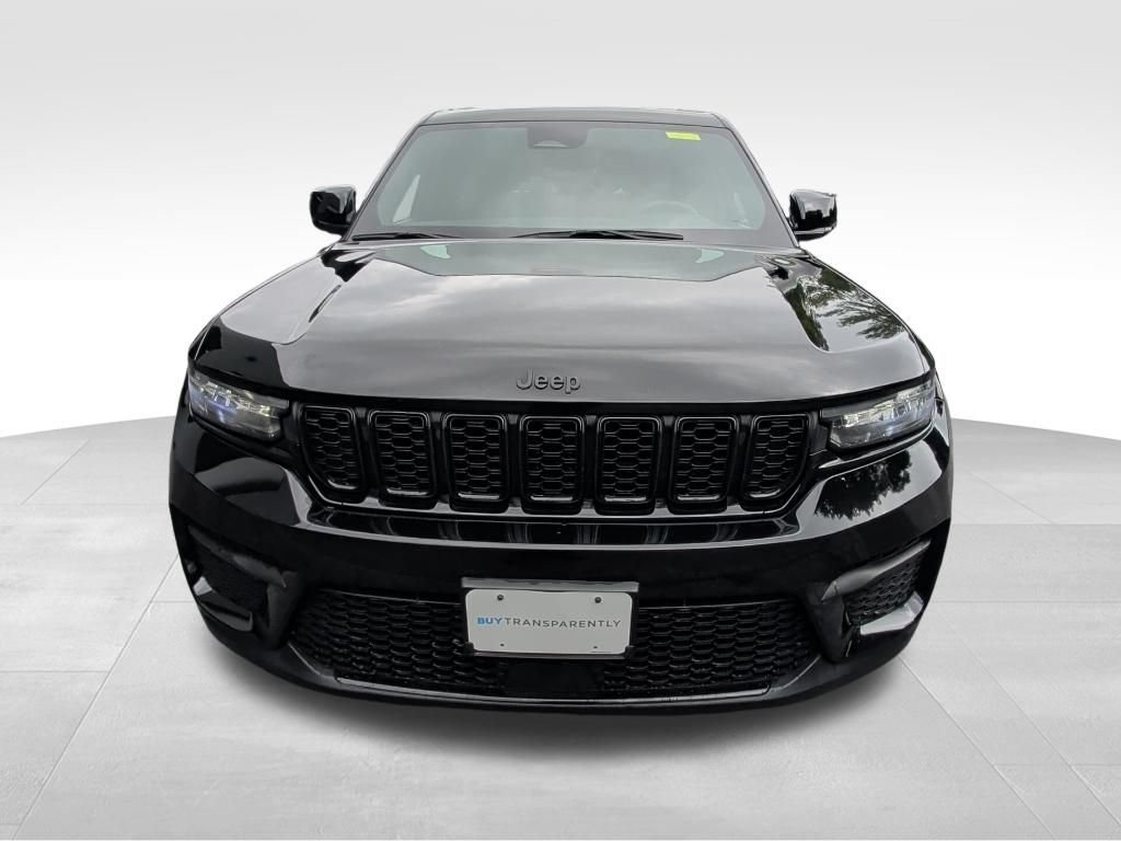 Used 2023 Jeep Grand Cherokee Altitude AWD/4WD image 8