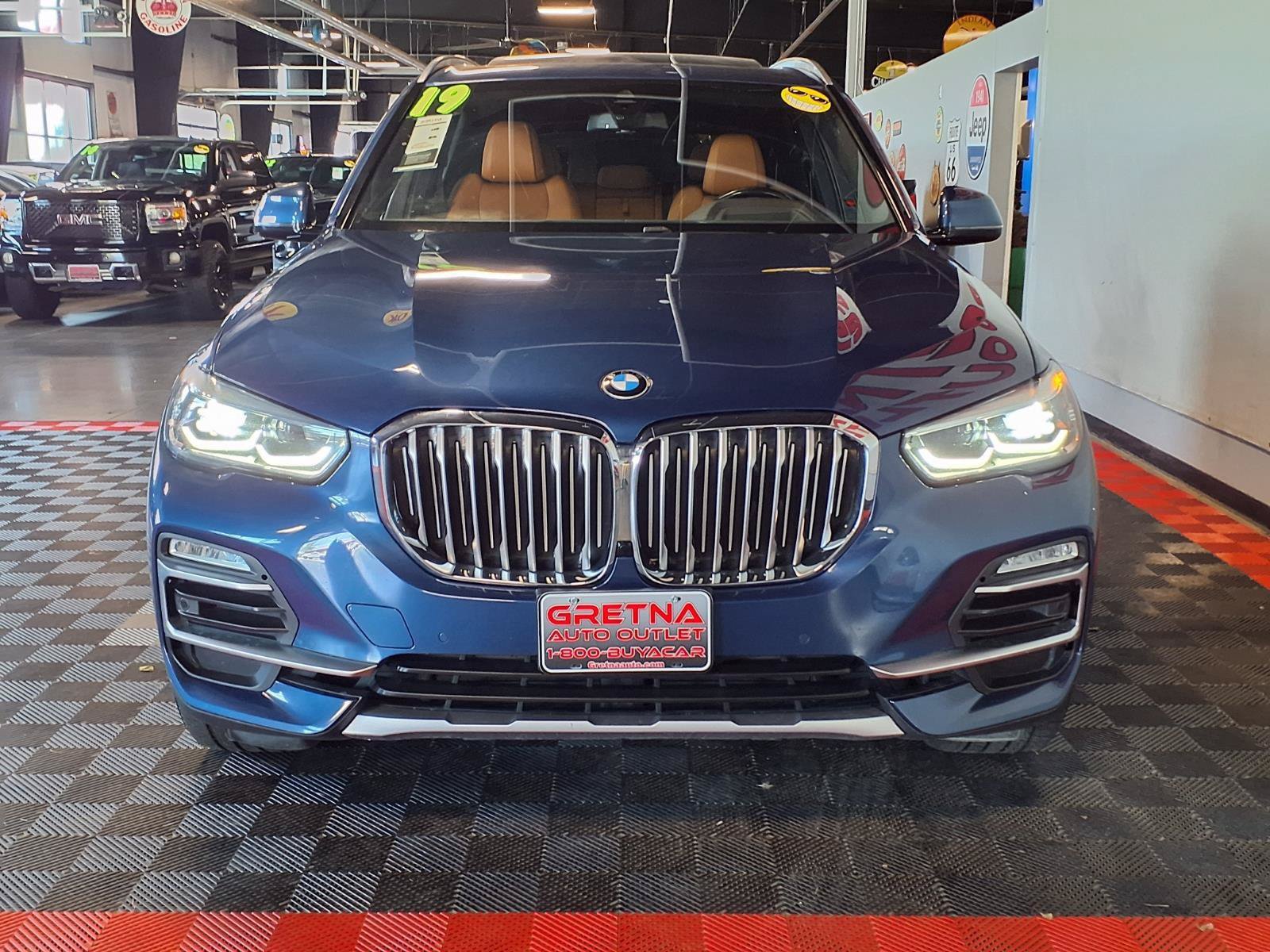 Used 2019 BMW X5 xDrive40i w/ Premium Package 2 AWD/4WD image 3