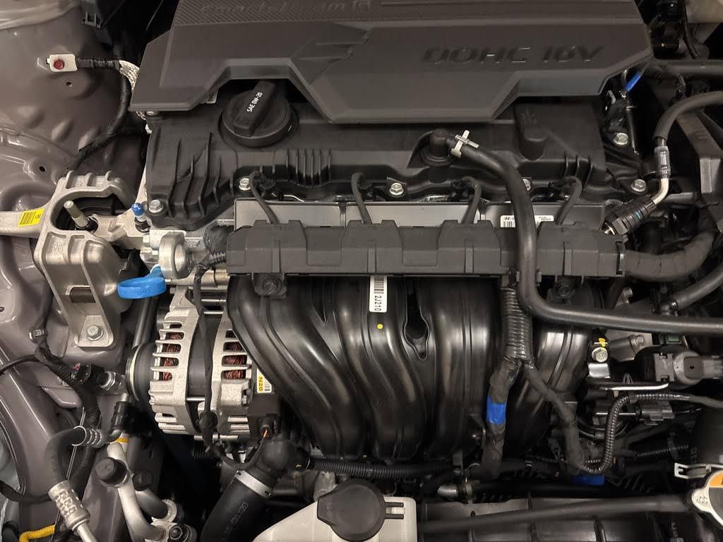 Certified 2025 Hyundai Elantra Sport image 22