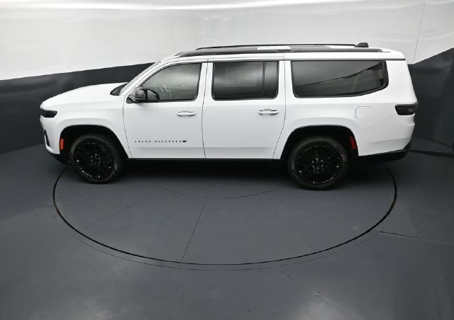 New 2026 Jeep Grand Wagoneer L Limited AWD/4WD image 15