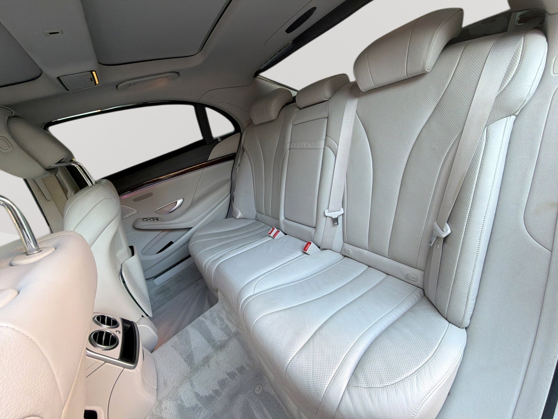 Used 2017 Mercedes-Benz S 550 4MATIC Sedan image 27