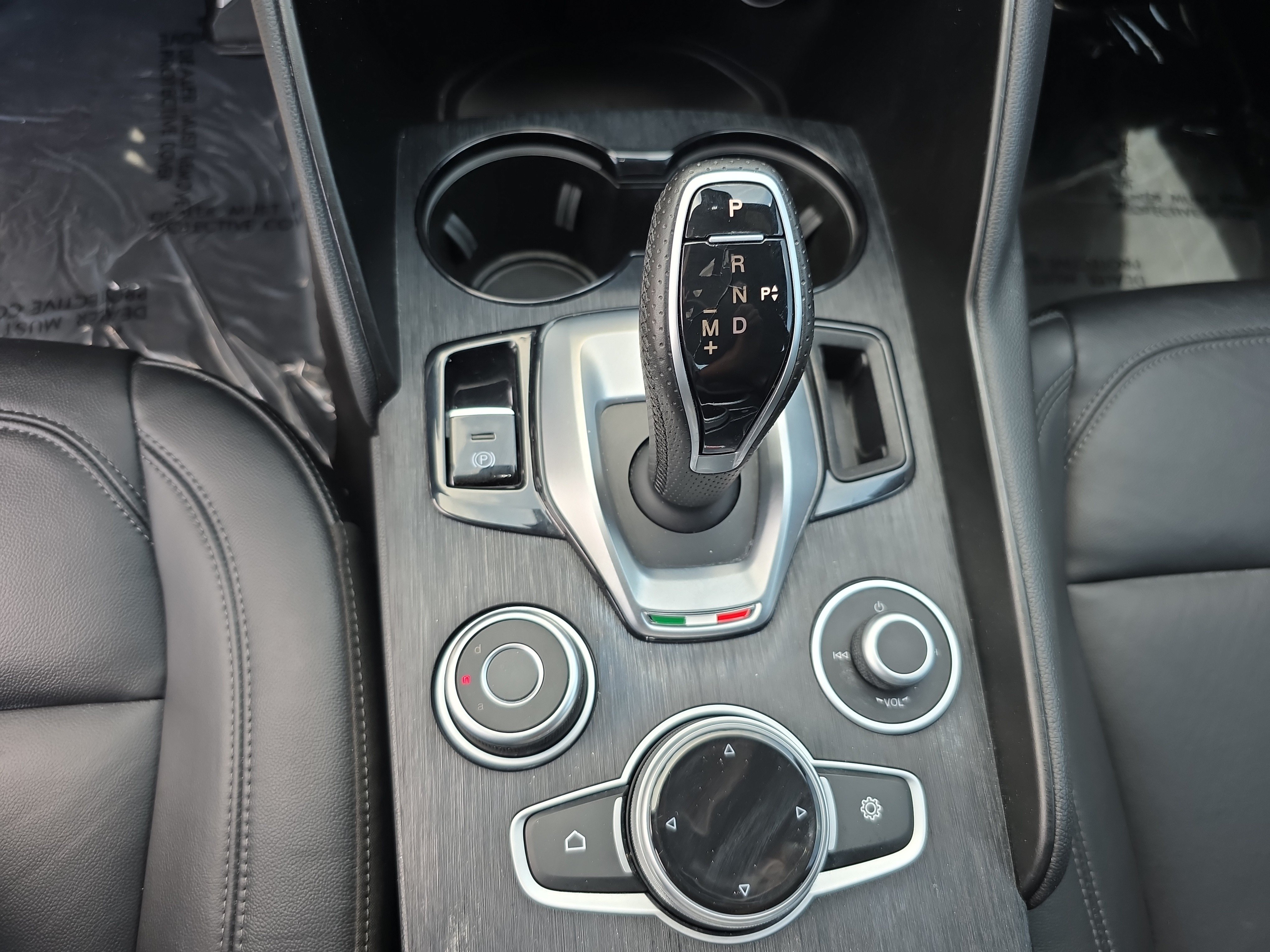 Used 2023 Alfa Romeo Giulia Sprint RWD image 25