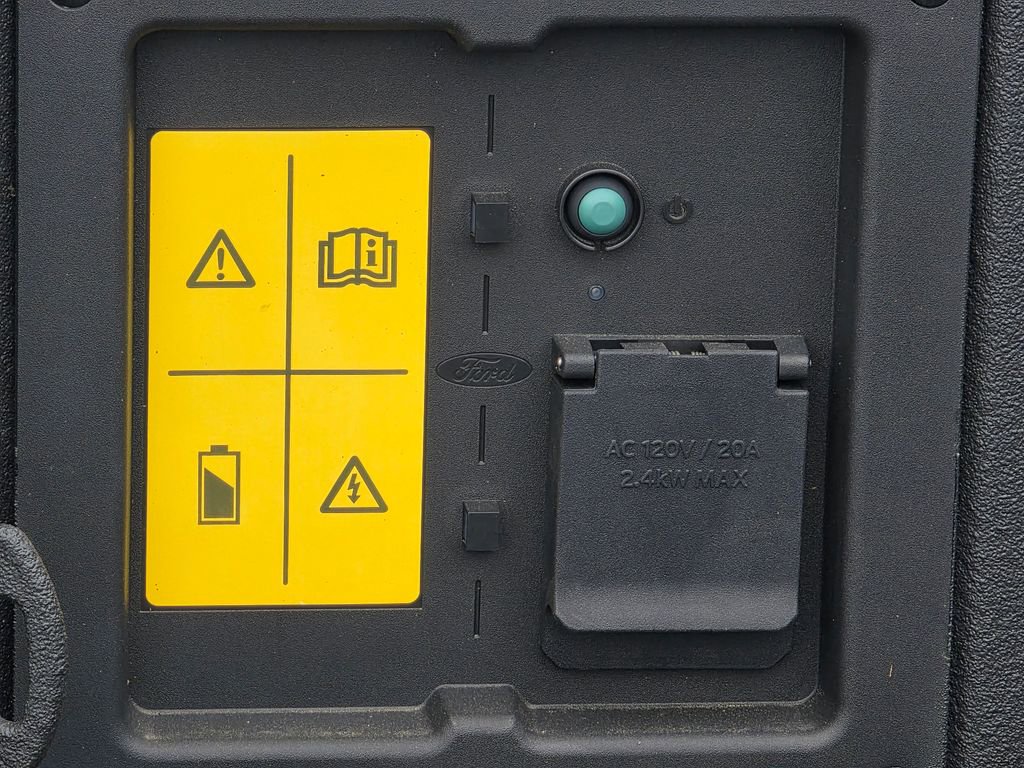 Used 2023 Ford F150 Lightning Pro image 29