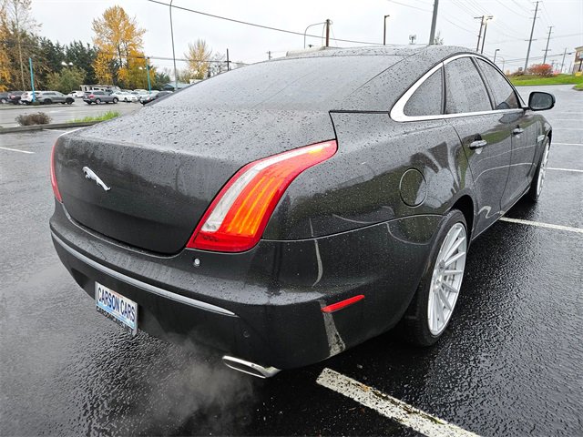 Used 2011 Jaguar XJ image 3