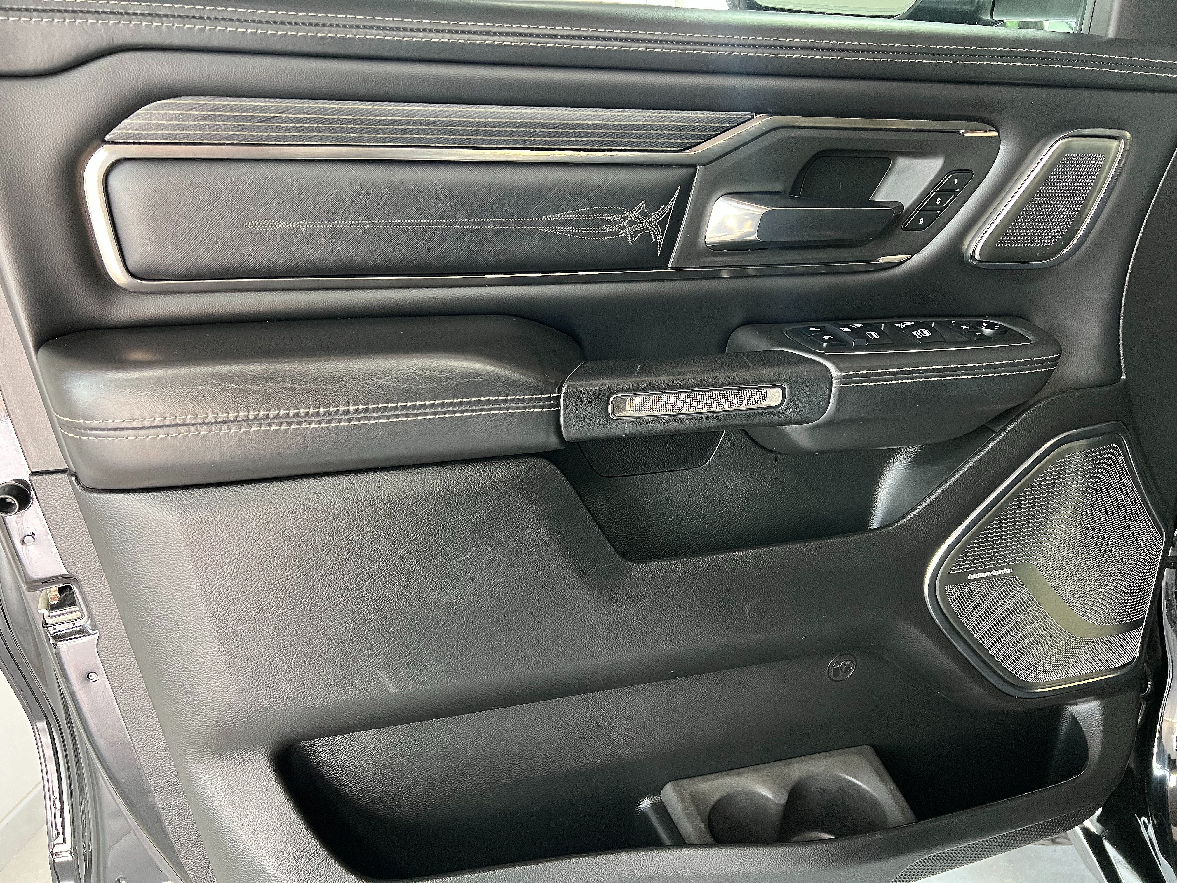 Used 2019 RAM 1500 Limited AWD/4WD image 8