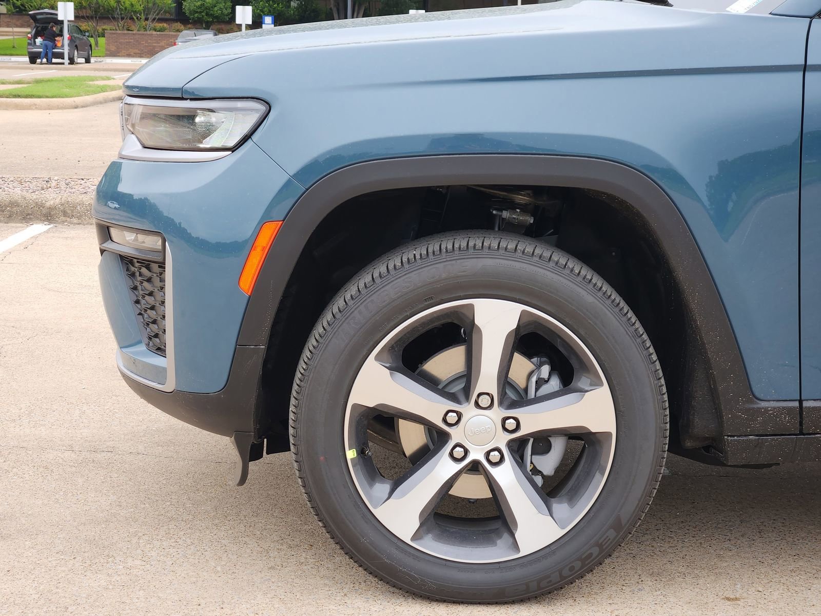 New 2026 Jeep Grand Cherokee Limited RWD image 8