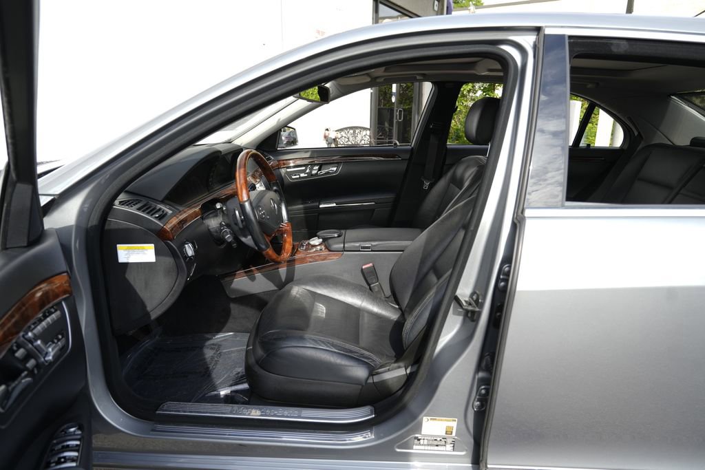 Used 2011 Mercedes-Benz S 550 4MATIC image 17