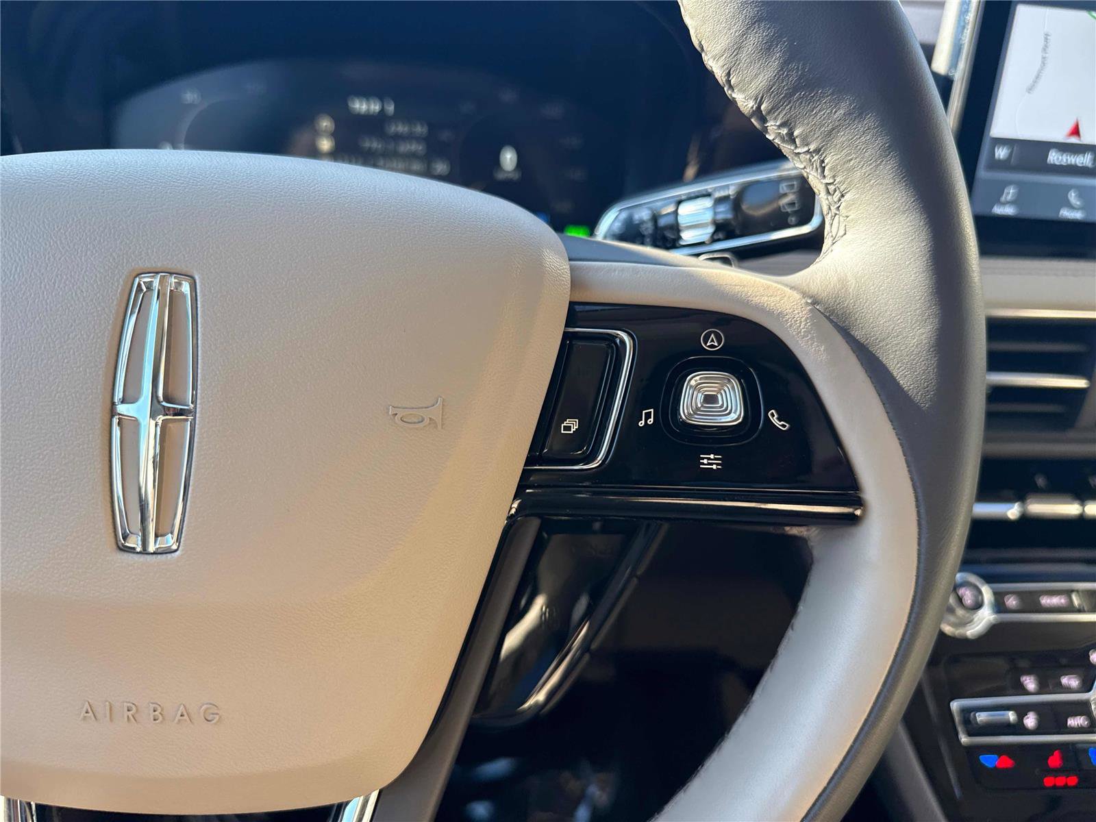 Used 2021 Lincoln Corsair Grand Touring w/ Equipment Group 301A image 18