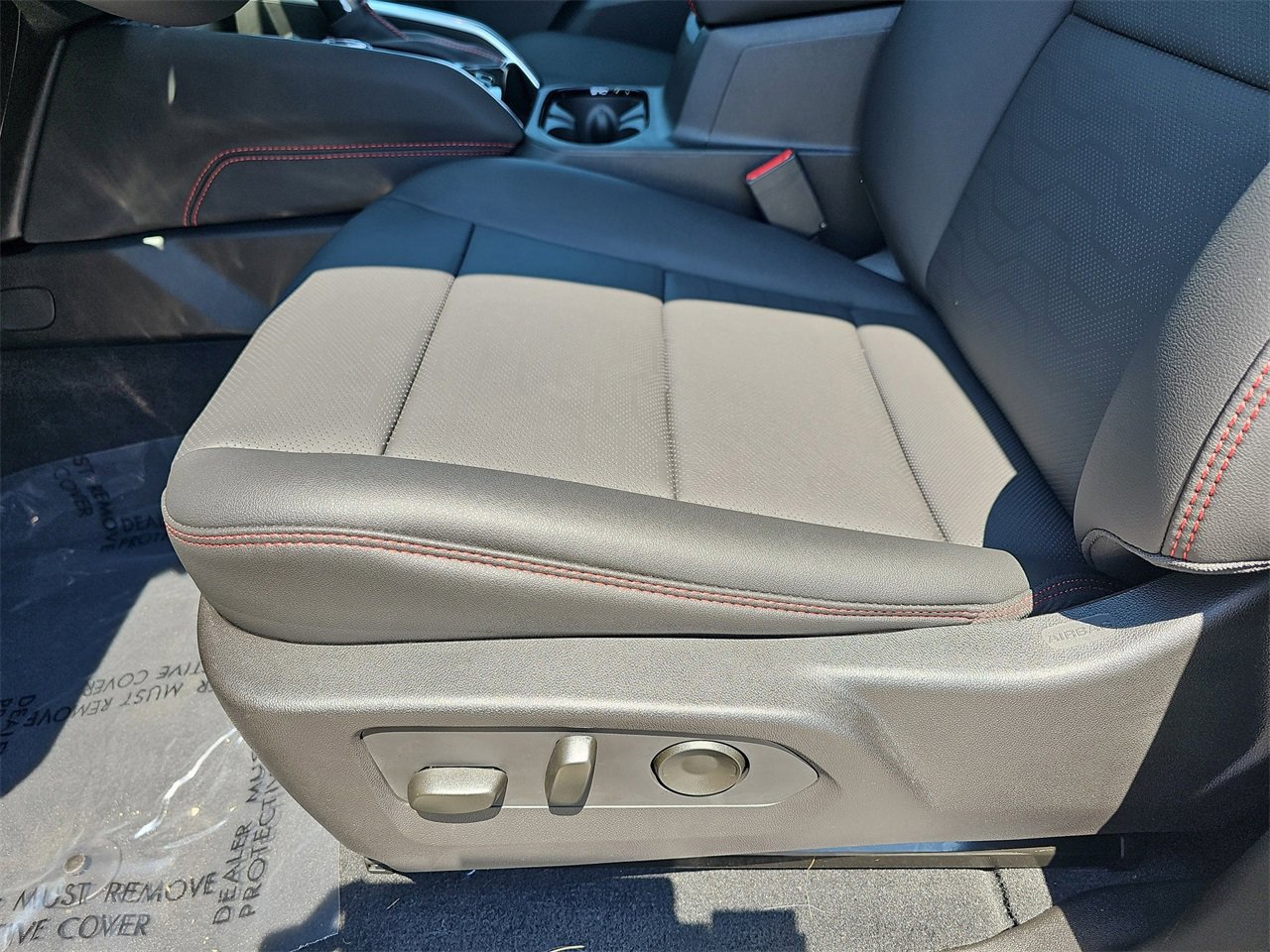 New 2025 Chevrolet Colorado Z71 w/ Midnight Edition image 16