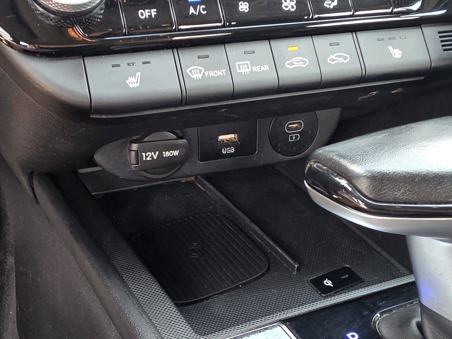 Used 2025 Hyundai Elantra SEL FWD image 19