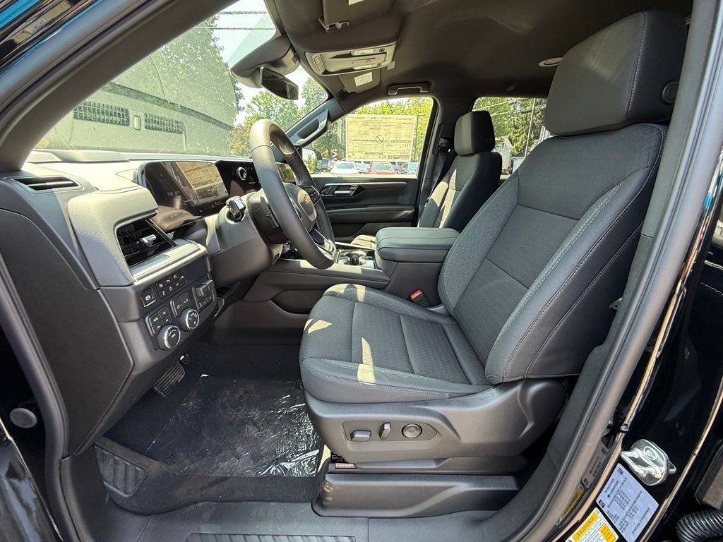 New 2026 Chevrolet Tahoe LS w/ LPO, Dark Essentials Package AWD/4WD image 17