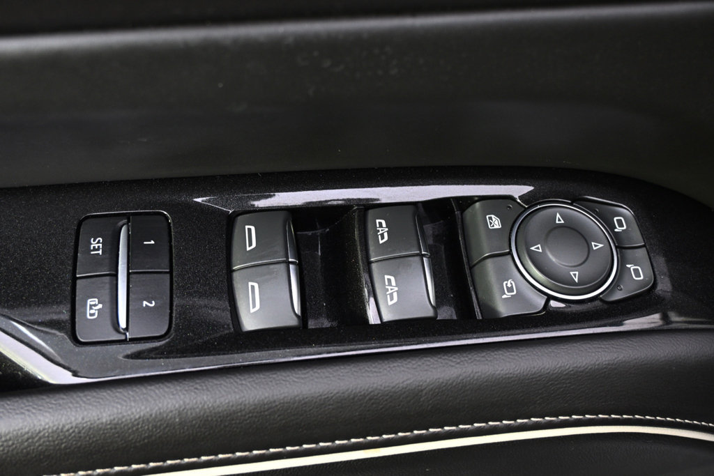 Used 2023 Cadillac Escalade Sport Platinum w/ Heavy-Duty Trailer Package AWD/4WD image 24