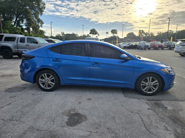 Used 2017 Hyundai Elantra SE FWD image 3