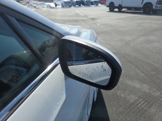 Used 2020 Ford Fusion SE image 4