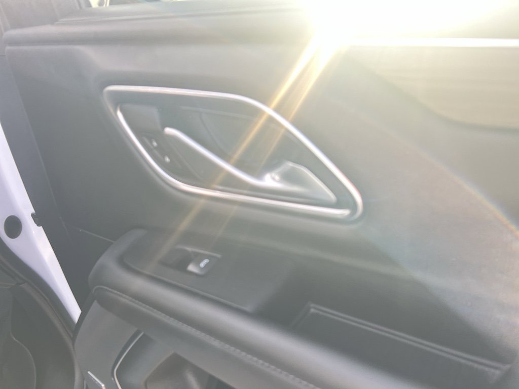 Used 2022 Chevrolet Suburban Z71 w/ Luxury Package image 23