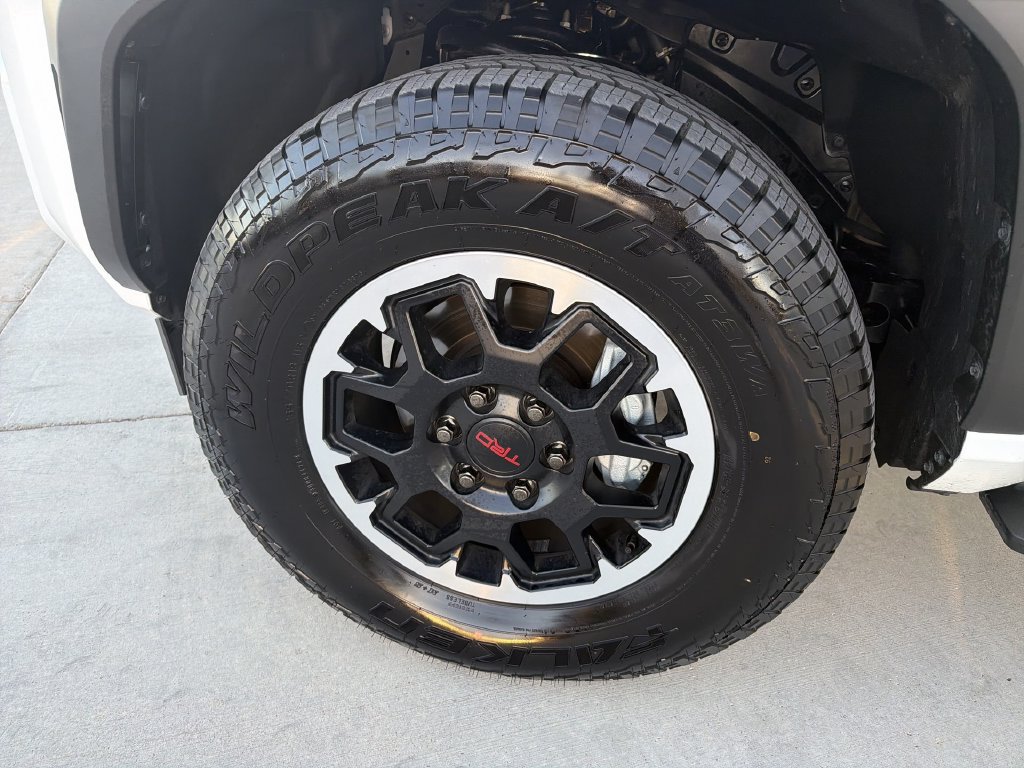 Certified 2025 Toyota 4Runner TRD Off-Road AWD/4WD image 31