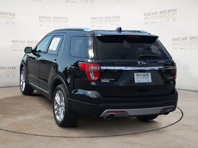 Used 2016 Ford Explorer Limited w/ Equipment Group 301A FWD image 3