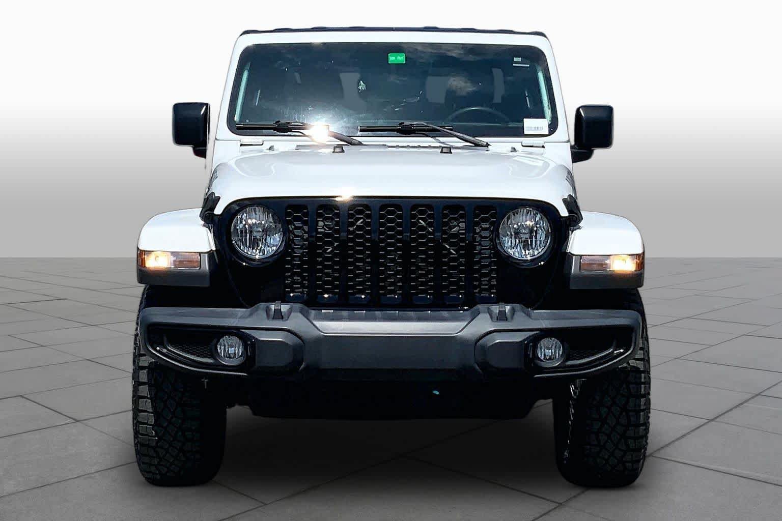 Used 2023 Jeep Gladiator Sport AWD/4WD image 4