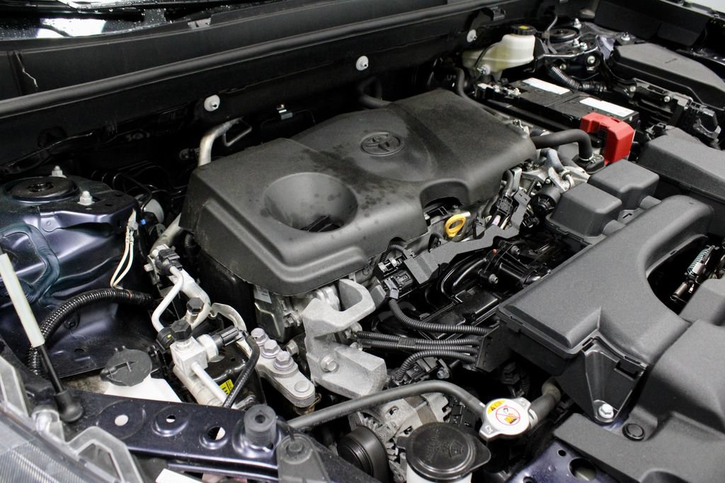 Used 2024 Toyota RAV4 XLE AWD/4WD image 18