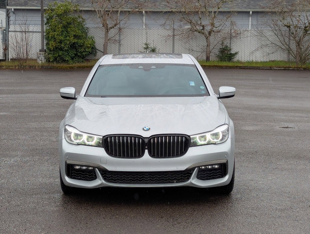 Used 2019 BMW 740i w/ Executive Package image 8