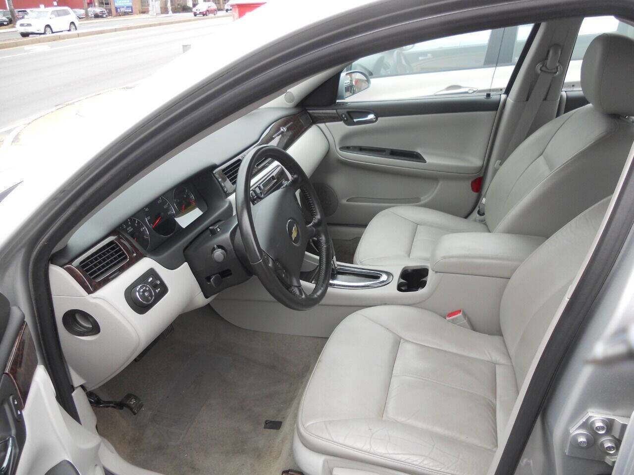 Used 2012 Chevrolet Impala LTZ image 4