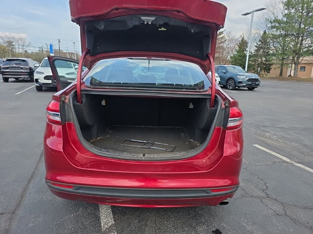 Used 2018 Ford Fusion SE image 22