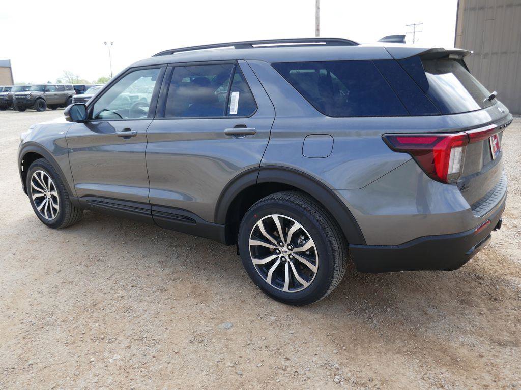 New 2026 Ford Explorer ST-Line image 7