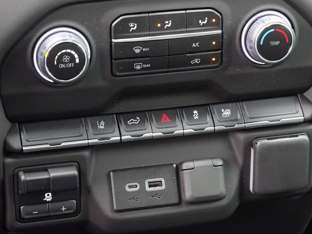 Used 2025 Chevrolet Silverado 2500 Custom w/ Custom Convenience Package image 20