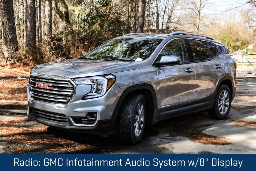Used 2024 GMC Terrain SLT image 3