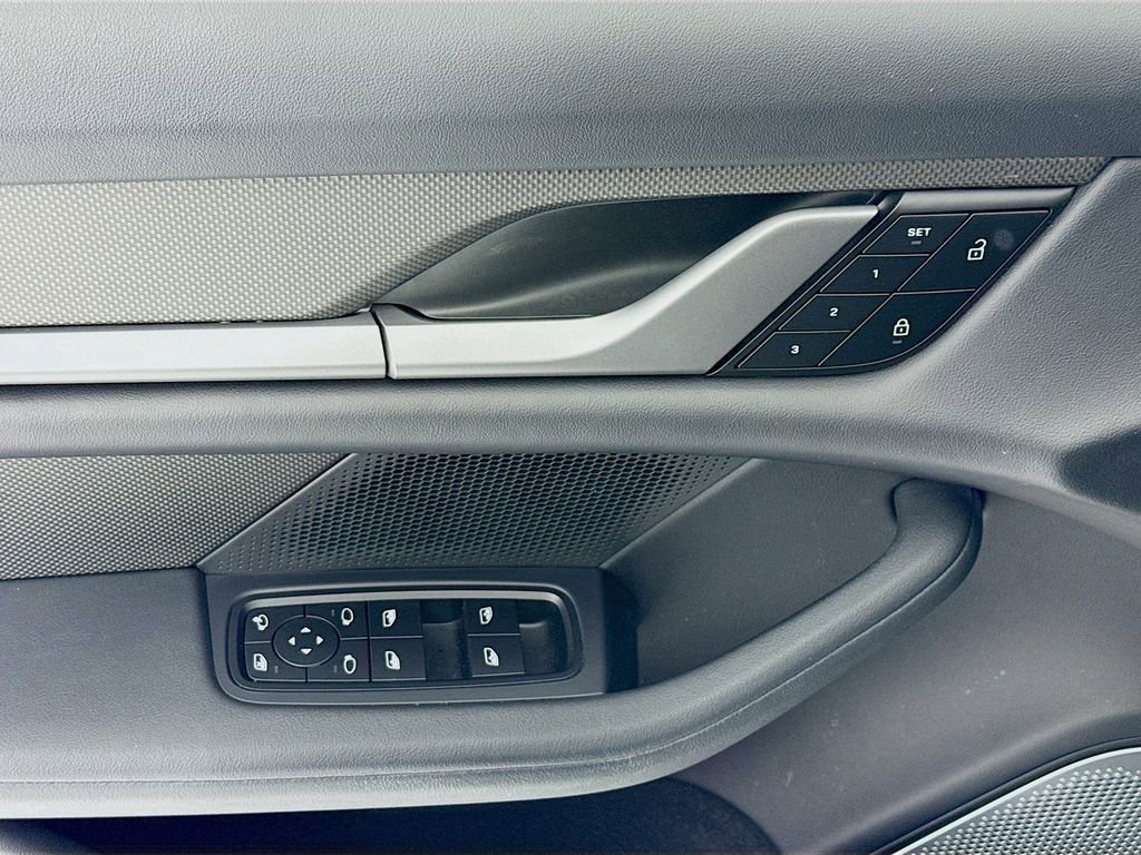 Certified 2022 Porsche Taycan Turbo S image 11