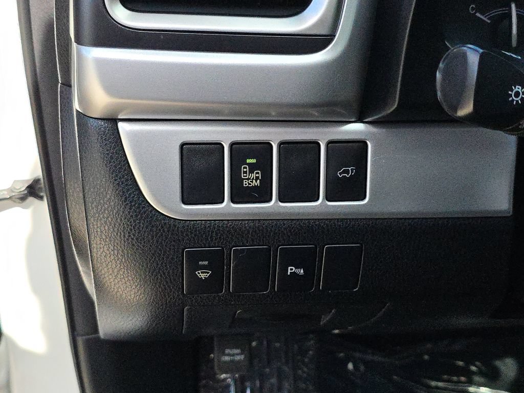 Used 2016 Toyota Highlander Limited w/ Preferred Accessory Package FWD image 33