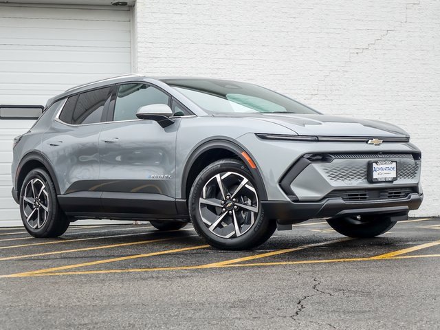 New 2026 Chevrolet Equinox EV LT image 2