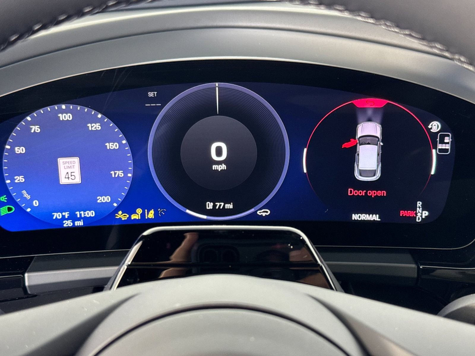 New 2026 Porsche Macan 4 Electric image 31