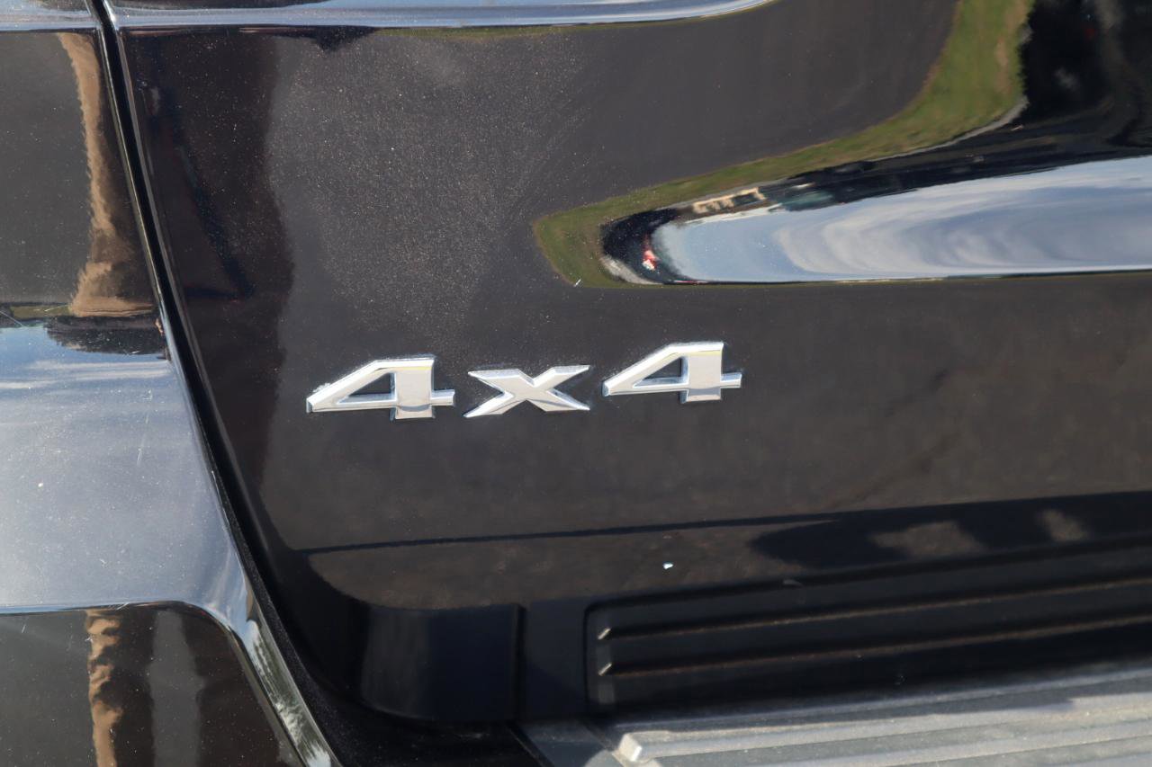 Used 2019 Jeep Grand Cherokee Laredo w/ 18" Wheel & 8.4" Radio Group image 30