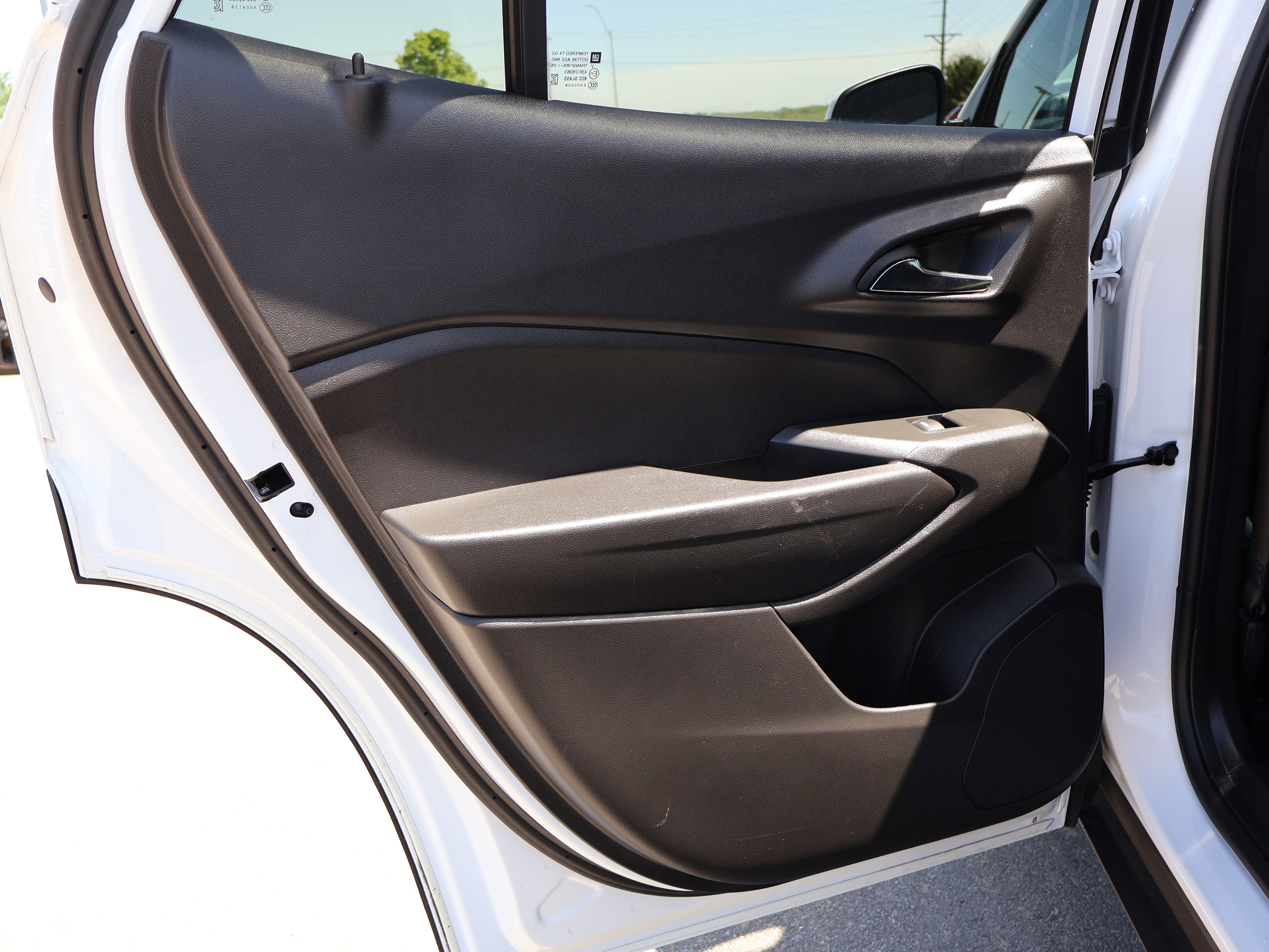 Used 2025 Chevrolet Trax LT w/ LT Convenience Package FWD image 18