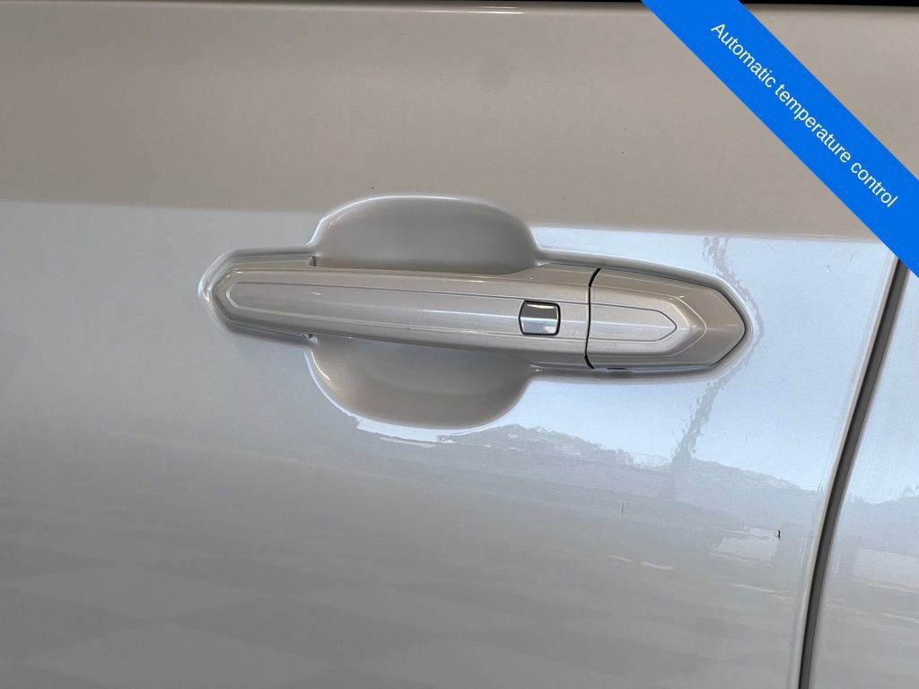 Used 2023 Cadillac XT4 Sport image 7