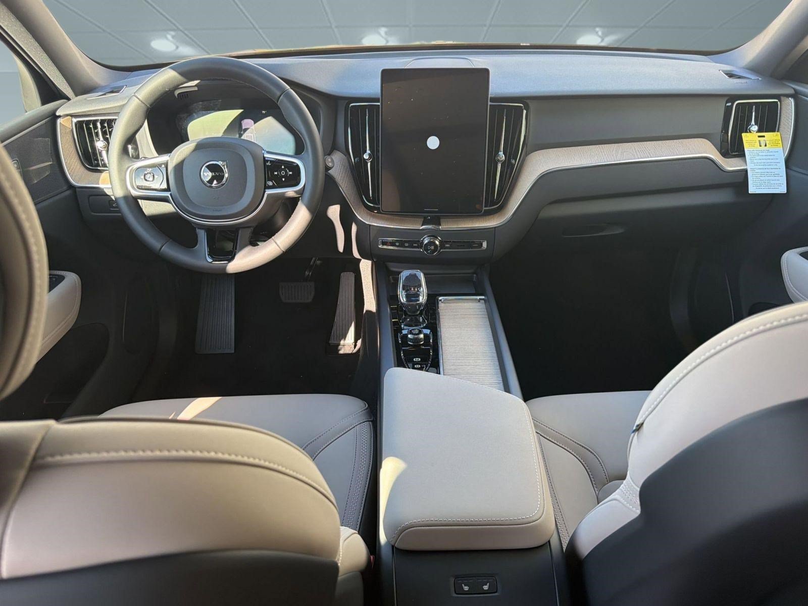 New 2026 Volvo XC60 B5 Core w/ Climate Package AWD/4WD image 16