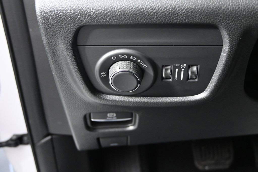 New 2026 Jeep Grand Cherokee Laredo image 23